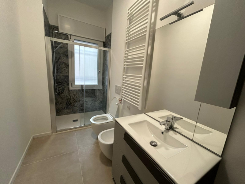 SAN BORTOLO

Inserito in un quartiere ben abitato della città e comoda ai servizi, vicino al cent...