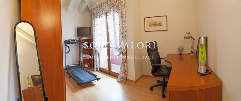 Rif. A239 (per info 392 6956333 Nada)

Proponiamo in vendita un elegante appartamento situato al ...