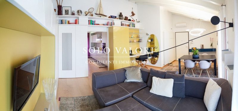 Rif. A239 (per info 392 6956333 Nada)

Proponiamo in vendita un elegante appartamento situato al ...