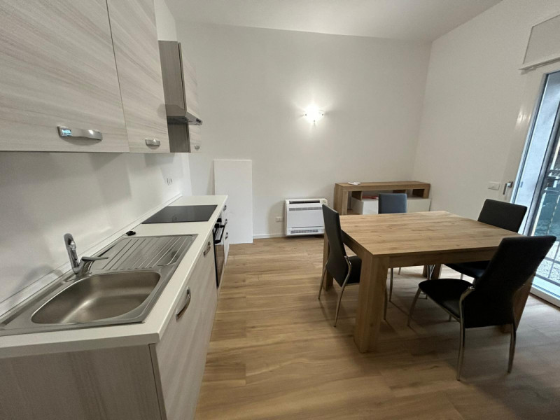 SAN BORTOLO

Inserito in un quartiere ben abitato della città e comoda ai servizi, vicino al cent...