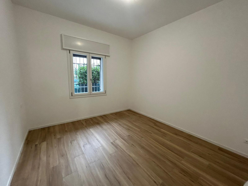 SAN BORTOLO

Inserito in un quartiere ben abitato della città e comoda ai servizi, vicino al cent...