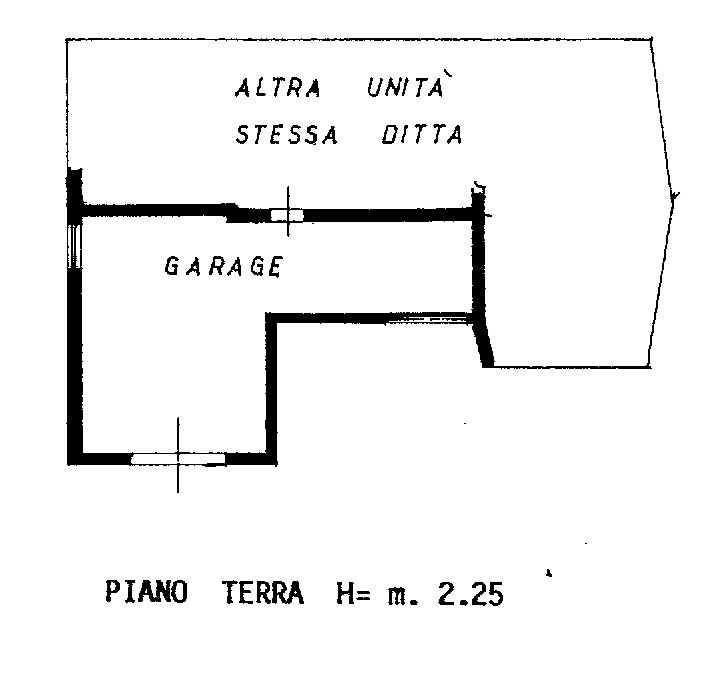 COMPOSIZIONE:
Proponiamo in vendita Villetta singola con giardino e garage di pertinenza. L'abita...
