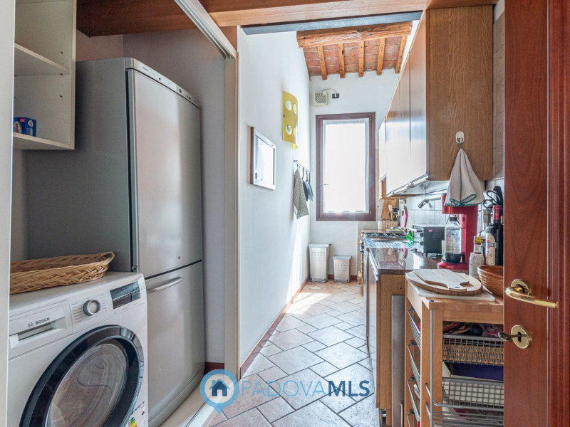 Immobile in esclusiva al Gruppo Padova MLS
Situato nel cuore pulsante del Centro Storico di Padov...