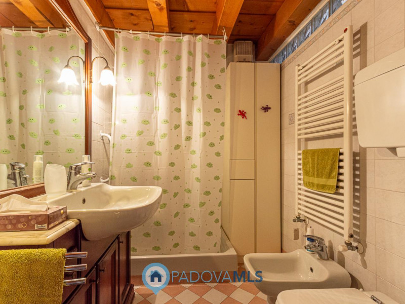 Immobile in esclusiva al Gruppo Padova MLS
Situato nel cuore pulsante del Centro Storico di Padov...