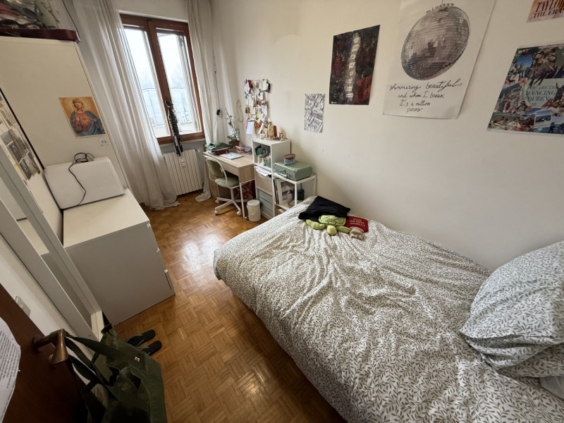 IMMOBILE A REDDITO Ponte 4 Martiri: In zona molto comoda alla via principale e all'argine, appart...