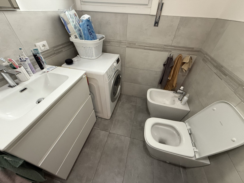 IMMOBILE A REDDITO Ponte 4 Martiri: In zona molto comoda alla via principale e all'argine, appart...