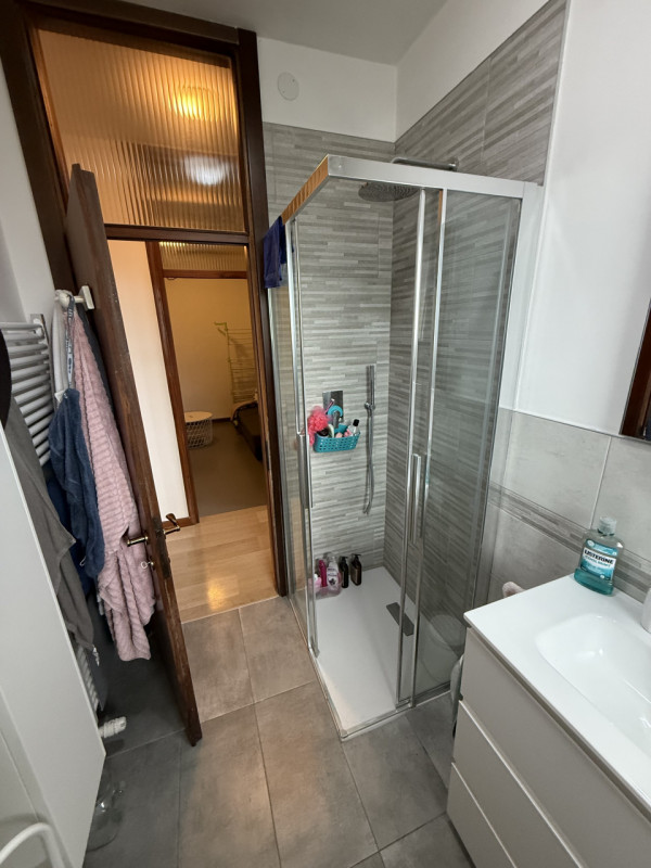 IMMOBILE A REDDITO Ponte 4 Martiri: In zona molto comoda alla via principale e all'argine, appart...