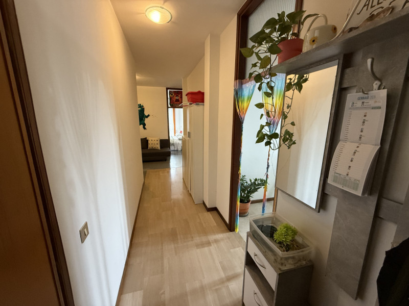 IMMOBILE A REDDITO Ponte 4 Martiri: In zona molto comoda alla via principale e all'argine, appart...