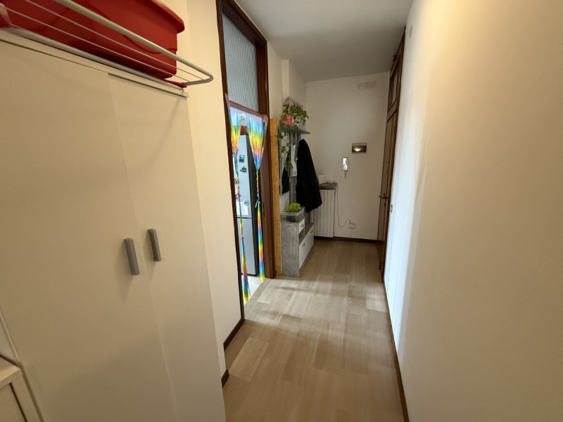 IMMOBILE A REDDITO Ponte 4 Martiri: In zona molto comoda alla via principale e all'argine, appart...