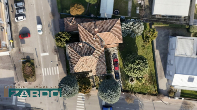 Rif. C-236 NE (per info 350 5383983 | Giacomo)

Nel cuore di Piombino Dese, proponiamo in vendita...