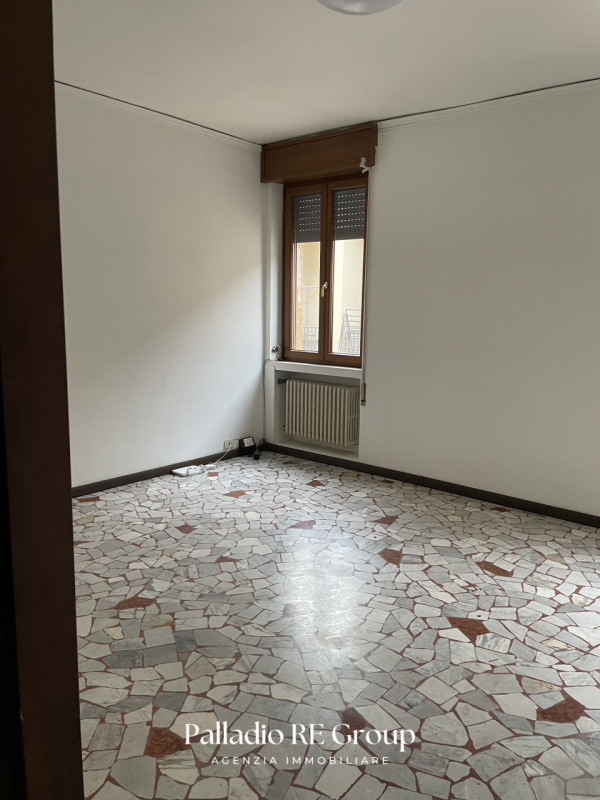 Scoprite un'affascinante opportunità nel centro storico di Vicenza, dove la storia incontra il co...