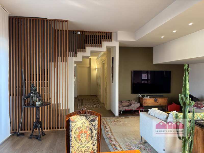 VICENZA: ELEGANTE APPARTAMENTO DI DESIGN DISPOSTO SU TRE LIVELLI, CON TERRAZZE PANORAMICHE, ZONA ...