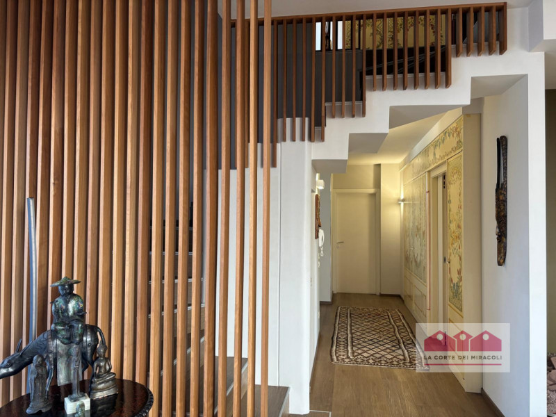 VICENZA: ELEGANTE APPARTAMENTO DI DESIGN DISPOSTO SU TRE LIVELLI, CON TERRAZZE PANORAMICHE, ZONA ...