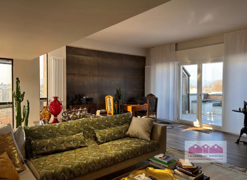 VICENZA: ELEGANTE APPARTAMENTO DI DESIGN DISPOSTO SU TRE LIVELLI, CON TERRAZZE PANORAMICHE, ZONA ...