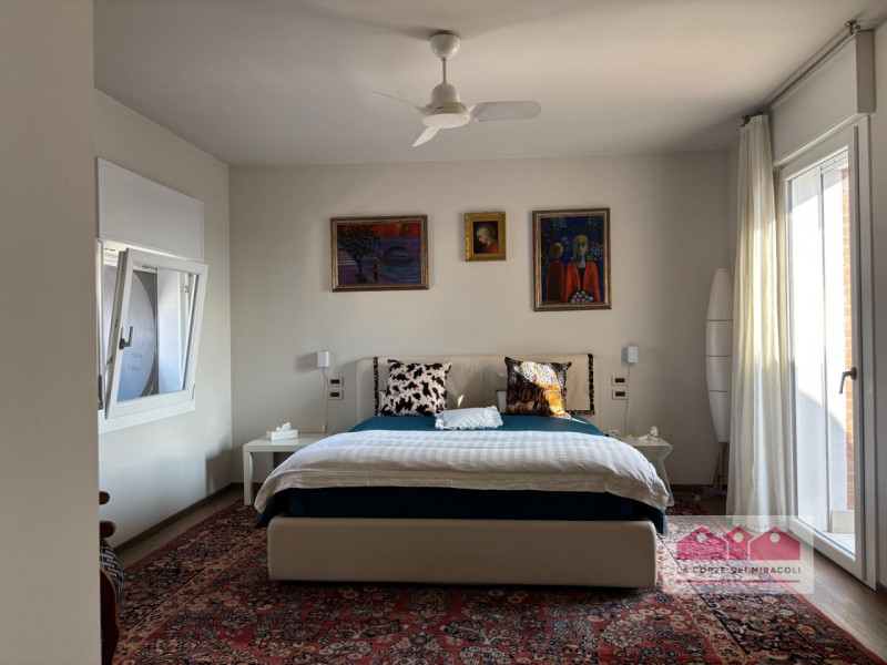 VICENZA: ELEGANTE APPARTAMENTO DI DESIGN DISPOSTO SU TRE LIVELLI, CON TERRAZZE PANORAMICHE, ZONA ...