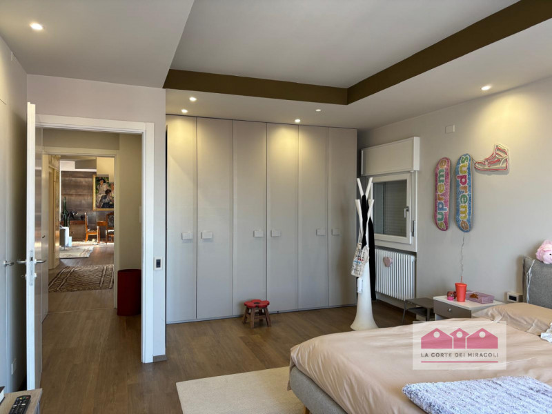 VICENZA: ELEGANTE APPARTAMENTO DI DESIGN DISPOSTO SU TRE LIVELLI, CON TERRAZZE PANORAMICHE, ZONA ...