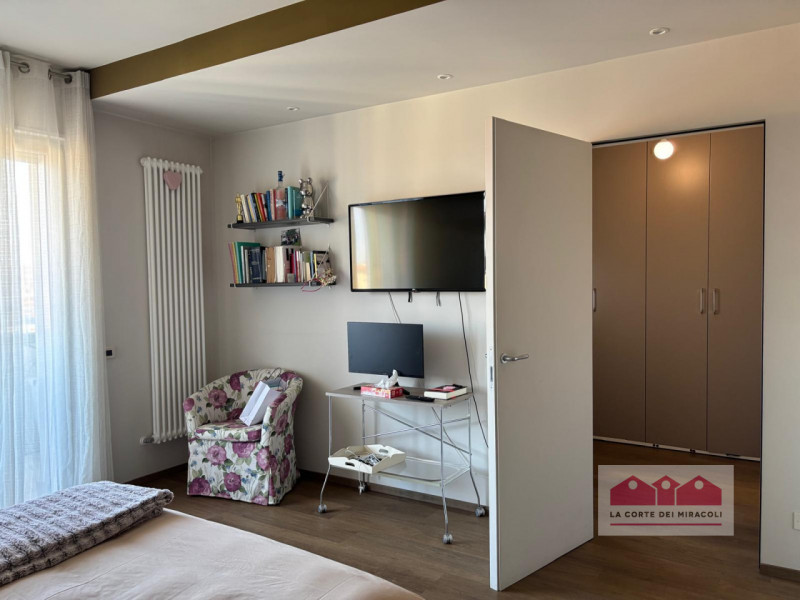 VICENZA: ELEGANTE APPARTAMENTO DI DESIGN DISPOSTO SU TRE LIVELLI, CON TERRAZZE PANORAMICHE, ZONA ...