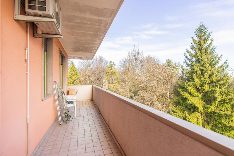 In via Nazareth, proponiamo appartamento inserito in ottimo contesto a due passi dall’Ospedale di...