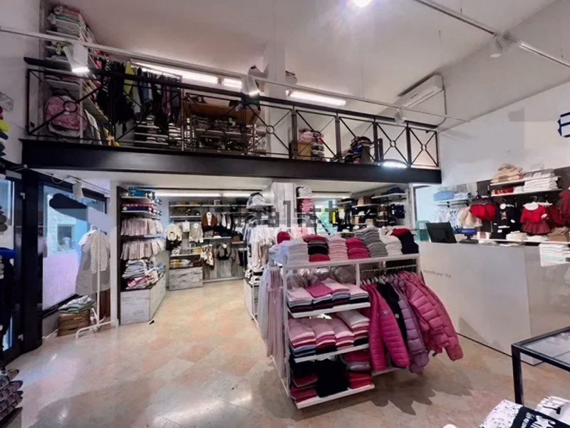 (Per INFO Roberto 3453195338) Scopri questa straordinaria opportunità di investimento a Castelfra...