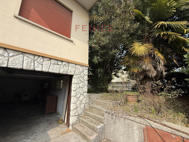 Ai piedi delle colline di Conegliano, in posizione residenziale tranquilla e strategicamente serv...