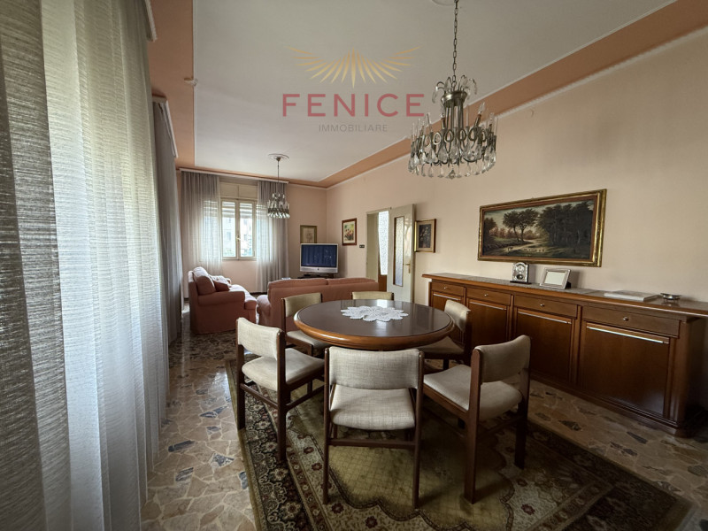 Ai piedi delle colline di Conegliano, in posizione residenziale tranquilla e strategicamente serv...