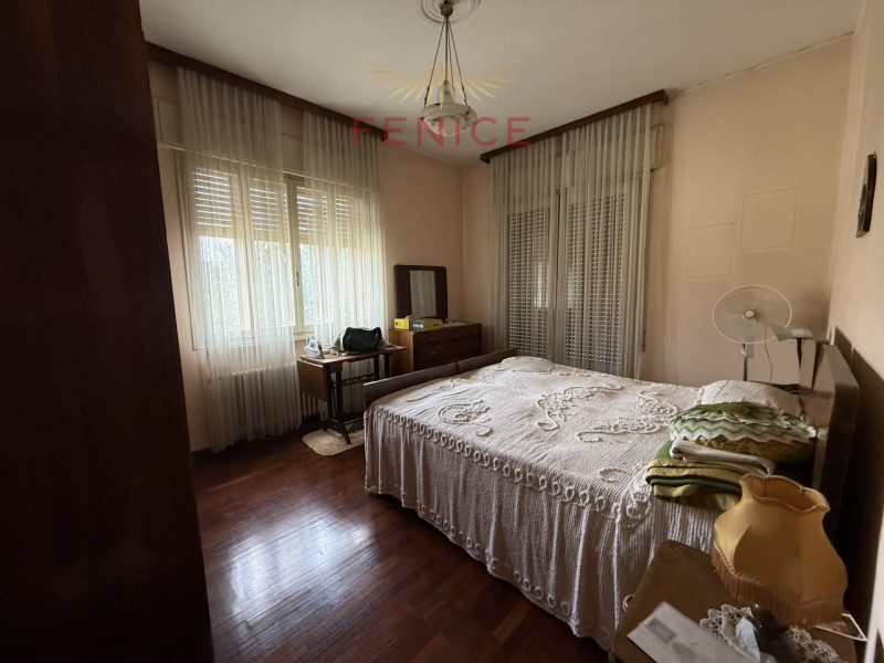 Ai piedi delle colline di Conegliano, in posizione residenziale tranquilla e strategicamente serv...