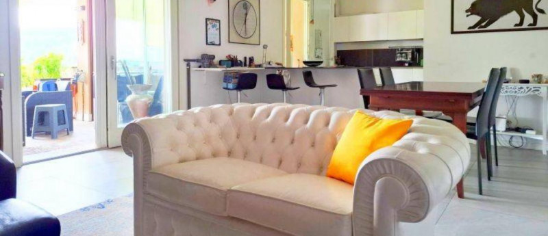 Scoprite questo incantevole appartamento quadrilocale di 130 mq situato nella tranquilla e affasc...