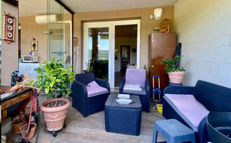 Scoprite questo incantevole appartamento quadrilocale di 130 mq situato nella tranquilla e affasc...