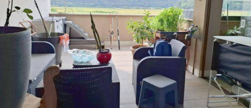 Scoprite questo incantevole appartamento quadrilocale di 130 mq situato nella tranquilla e affasc...