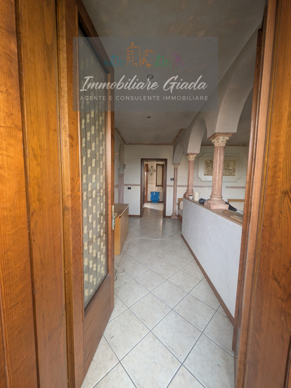 Godega di Sant’Urbano (TV) – Casa indipendente costruita a metà anni 90.
Stai pensando di cambiar...