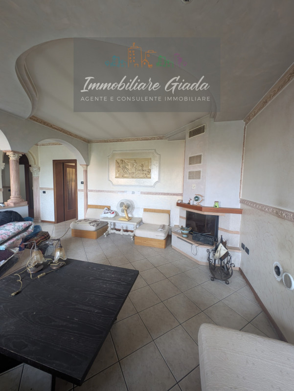 Godega di Sant’Urbano (TV) – Casa indipendente costruita a metà anni 90.
Stai pensando di cambiar...