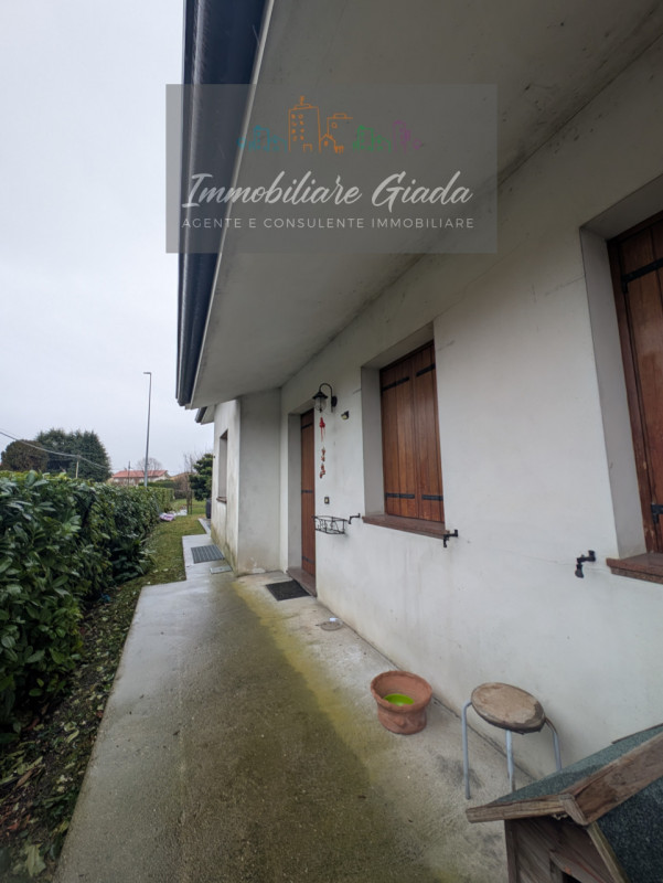 Godega di Sant’Urbano (TV) – Casa indipendente costruita a metà anni 90.
Stai pensando di cambiar...