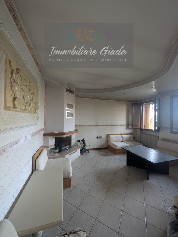 Godega di Sant’Urbano (TV) – Casa indipendente costruita a metà anni 90.
Stai pensando di cambiar...