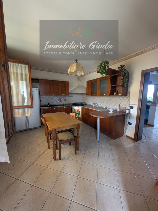 Godega di Sant’Urbano (TV) – Casa indipendente costruita a metà anni 90.
Stai pensando di cambiar...