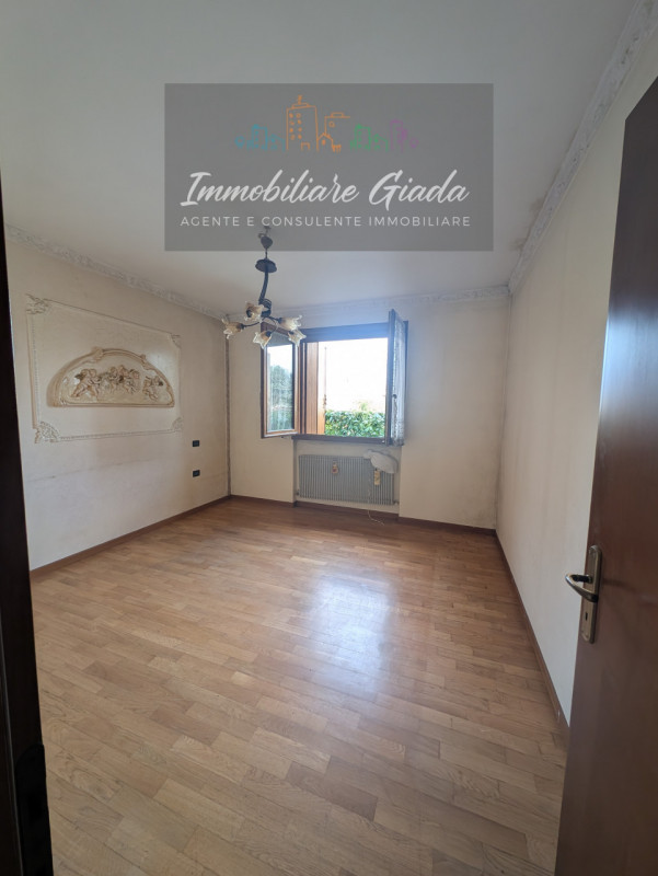 Godega di Sant’Urbano (TV) – Casa indipendente costruita a metà anni 90.
Stai pensando di cambiar...