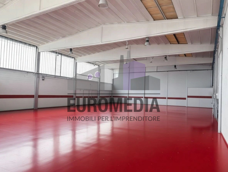 Per informazioni: 375.7062731

EUROMEDIA propone in locazione un interessante immobile a destinaz...