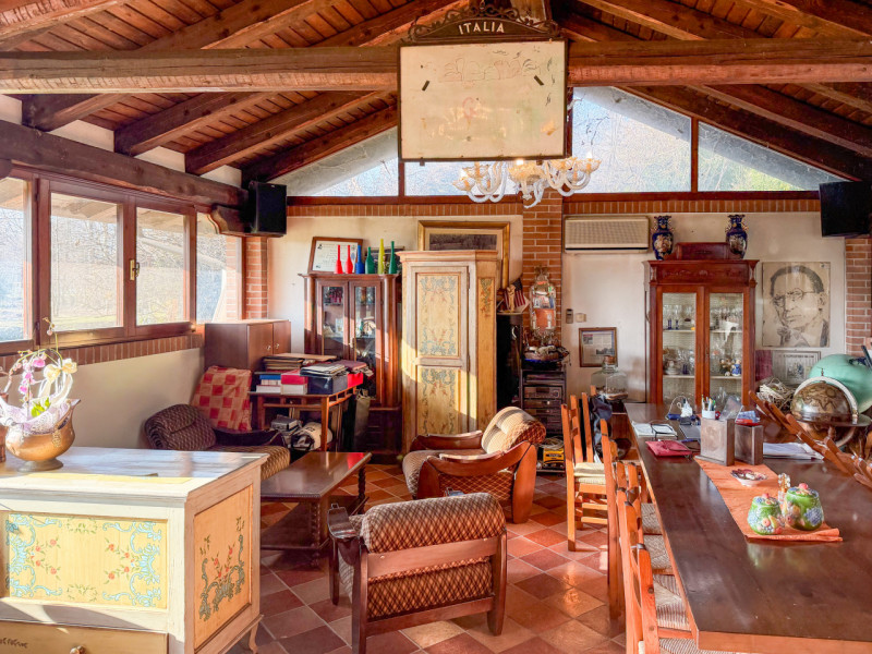 (Per INFO Vittorio 3517343301) In vendita a Piombino Dese (PD), immersa nella pace della campagna...