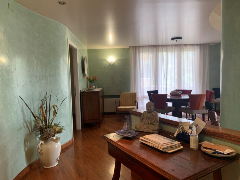 PADOVA ZONA PIO X - Proponiamo in vendita un appartamento di grandi dimensioni in zona residenzia...