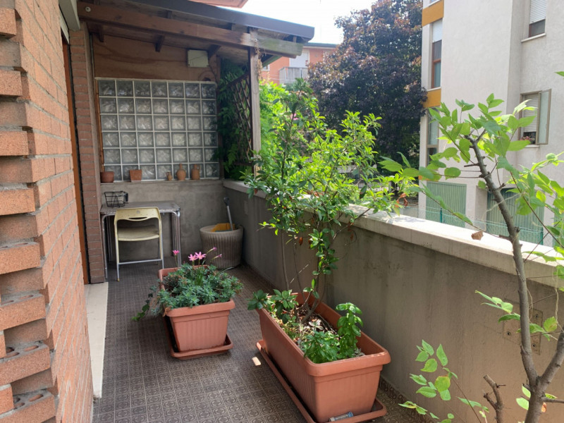 PADOVA ZONA PIO X - Proponiamo in vendita un appartamento di grandi dimensioni in zona residenzia...