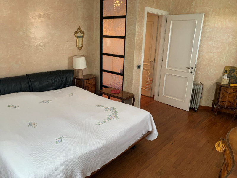 PADOVA ZONA PIO X - Proponiamo in vendita un appartamento di grandi dimensioni in zona residenzia...