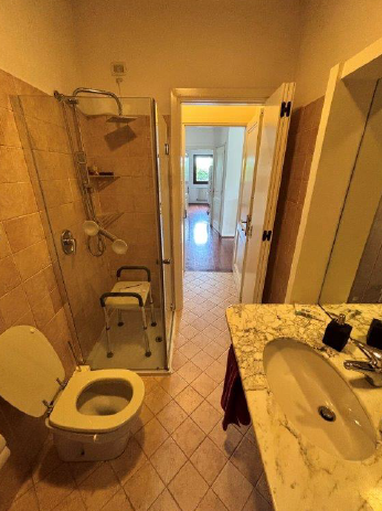 RIF. A.A.384-24

Vendesi all'asta - appartamento al piano terra con garage in data 19 marzo 2026
...