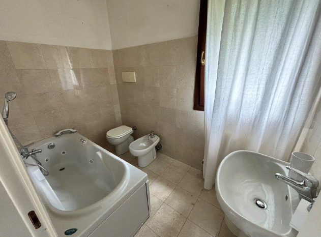 RIF. A.A.384-24

Vendesi all'asta - appartamento al piano terra con garage in data 19 marzo 2026
...