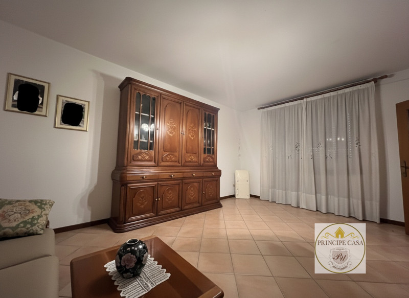 Proponiamo in vendita a Ponso porzione di bifamiliare di ampie metrature.

L'abitazione, sviluppa...