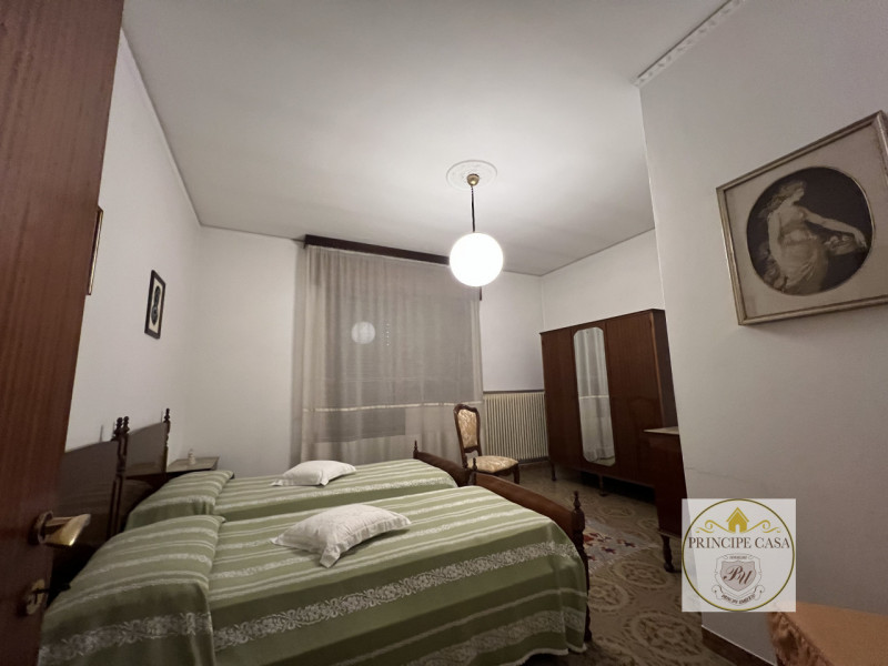 Proponiamo in vendita a Ponso porzione di bifamiliare di ampie metrature.

L'abitazione, sviluppa...