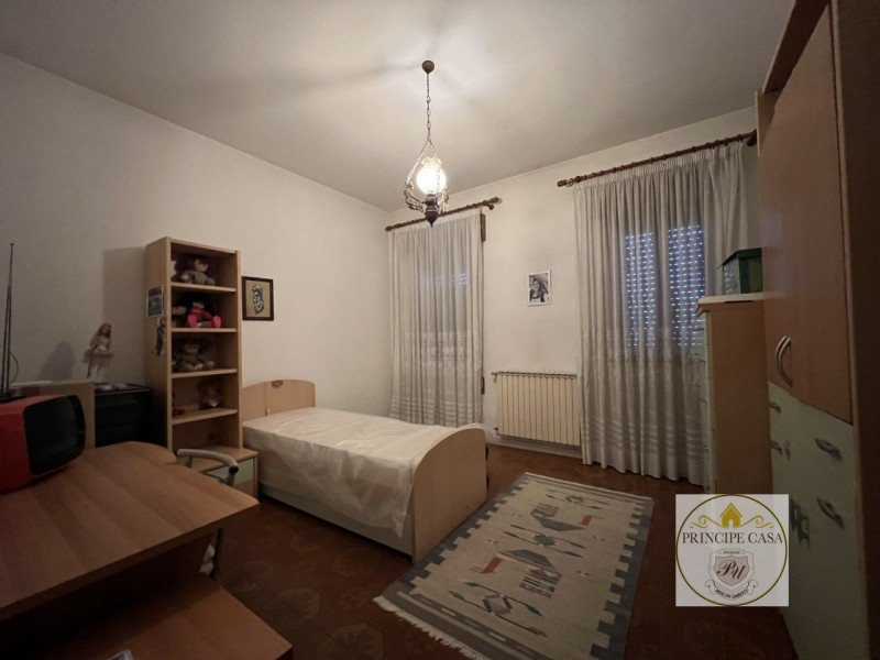 Proponiamo in vendita a Ponso porzione di bifamiliare di ampie metrature.

L'abitazione, sviluppa...