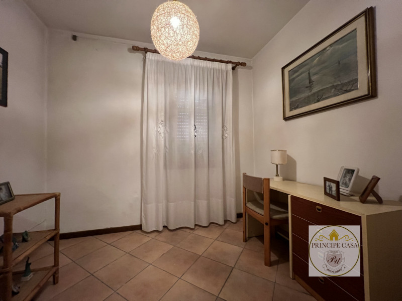 Proponiamo in vendita a Ponso porzione di bifamiliare di ampie metrature.

L'abitazione, sviluppa...