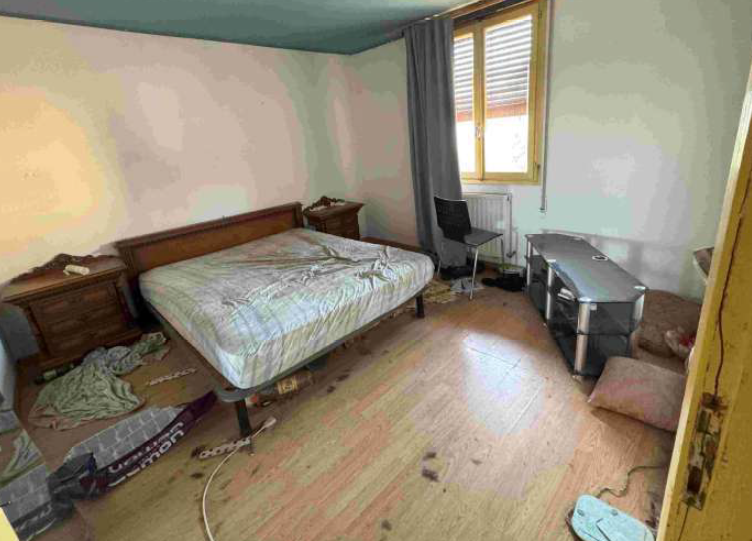 RIF. A.A.343-24

Vendesi all'asta - abitazione unifamiliare su 2 livelli in data 20 marzo 2026

D...