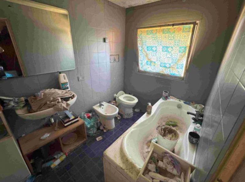 RIF. A.A.343-24

Vendesi all'asta - abitazione unifamiliare su 2 livelli in data 20 marzo 2026

D...