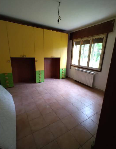 RIF. A.A.207-24

Vendesi all'asta - abitazione unifamiliare su 2 livelli in data 20 marzo 2026

D...