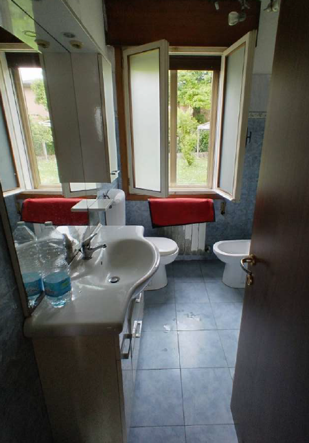 RIF. A.A.207-24

Vendesi all'asta - abitazione unifamiliare su 2 livelli in data 20 marzo 2026

D...